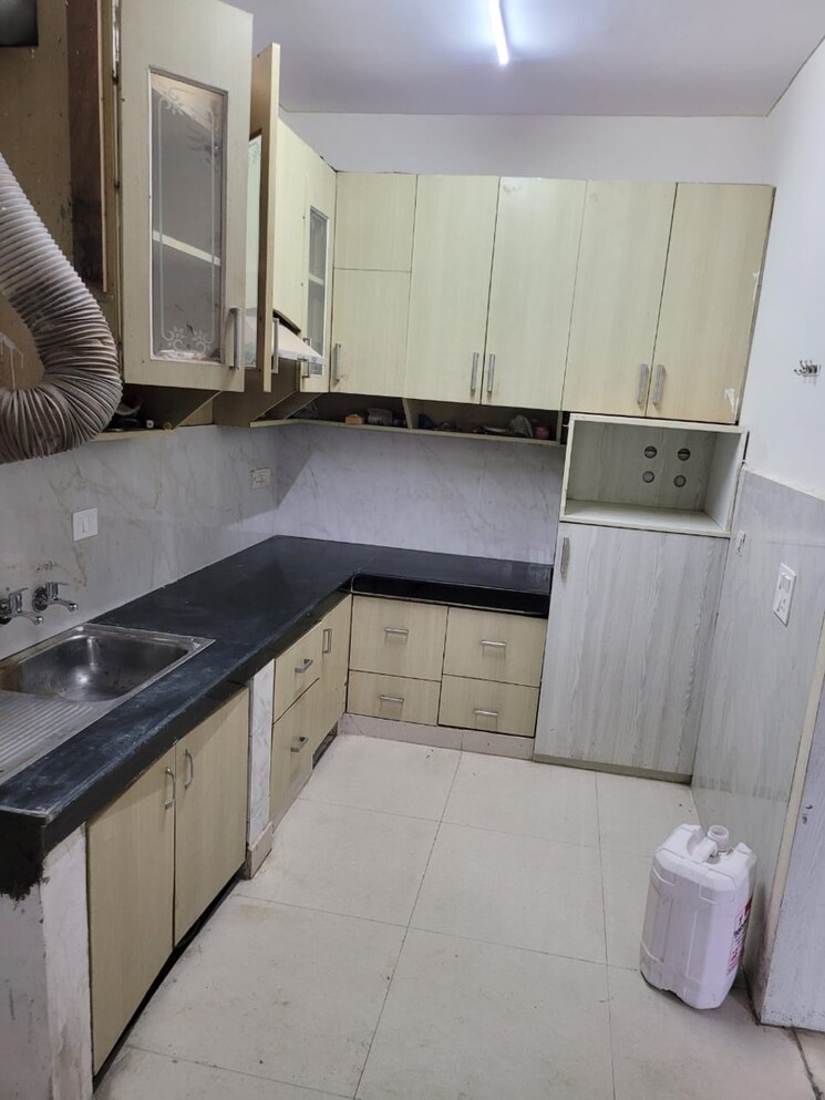 Kitchen, sector 57 2 Bedroom 180 Sq.Yd. Builder Floor In Sector 57 Gurgaon 8797733