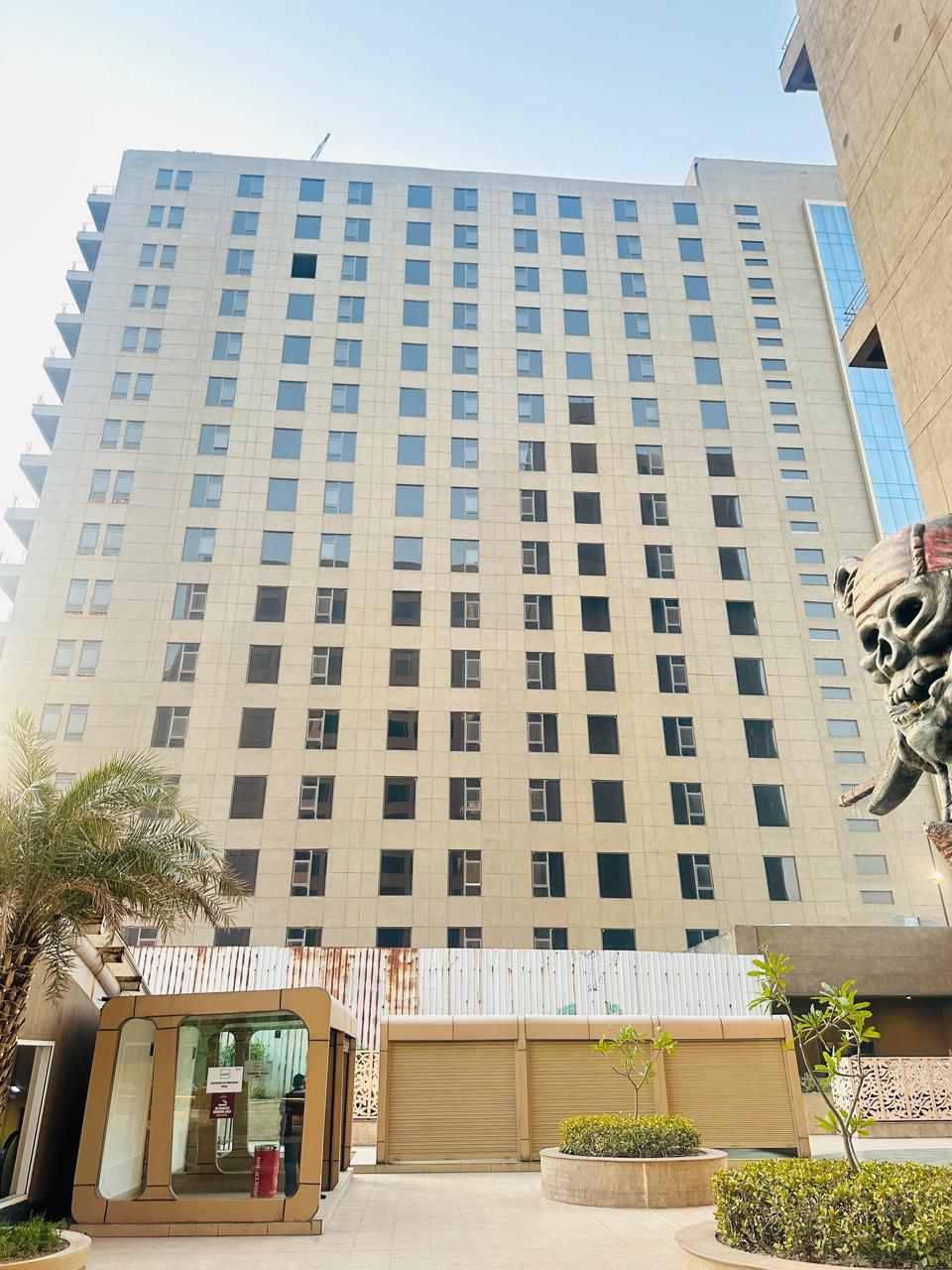 Studio  + Extra Room 700 Sq.Ft. Apartment in Bhutani Experience