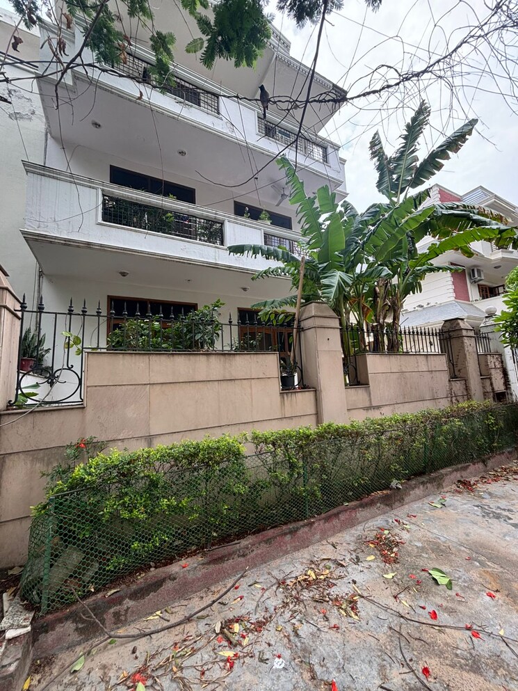 Exterior View, saurabh-niwas 3 Bedroom 3000 Sq.Ft. Apartment In Sector 40 Gurgaon 8797766