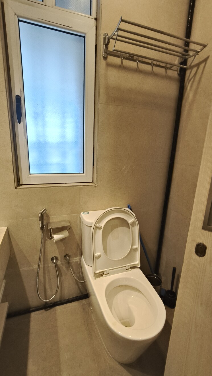 Bathroom, indiabulls-sky 4 Bedroom 2500 Sq.Ft. Apartment In Lower Parel Mumbai 8797866