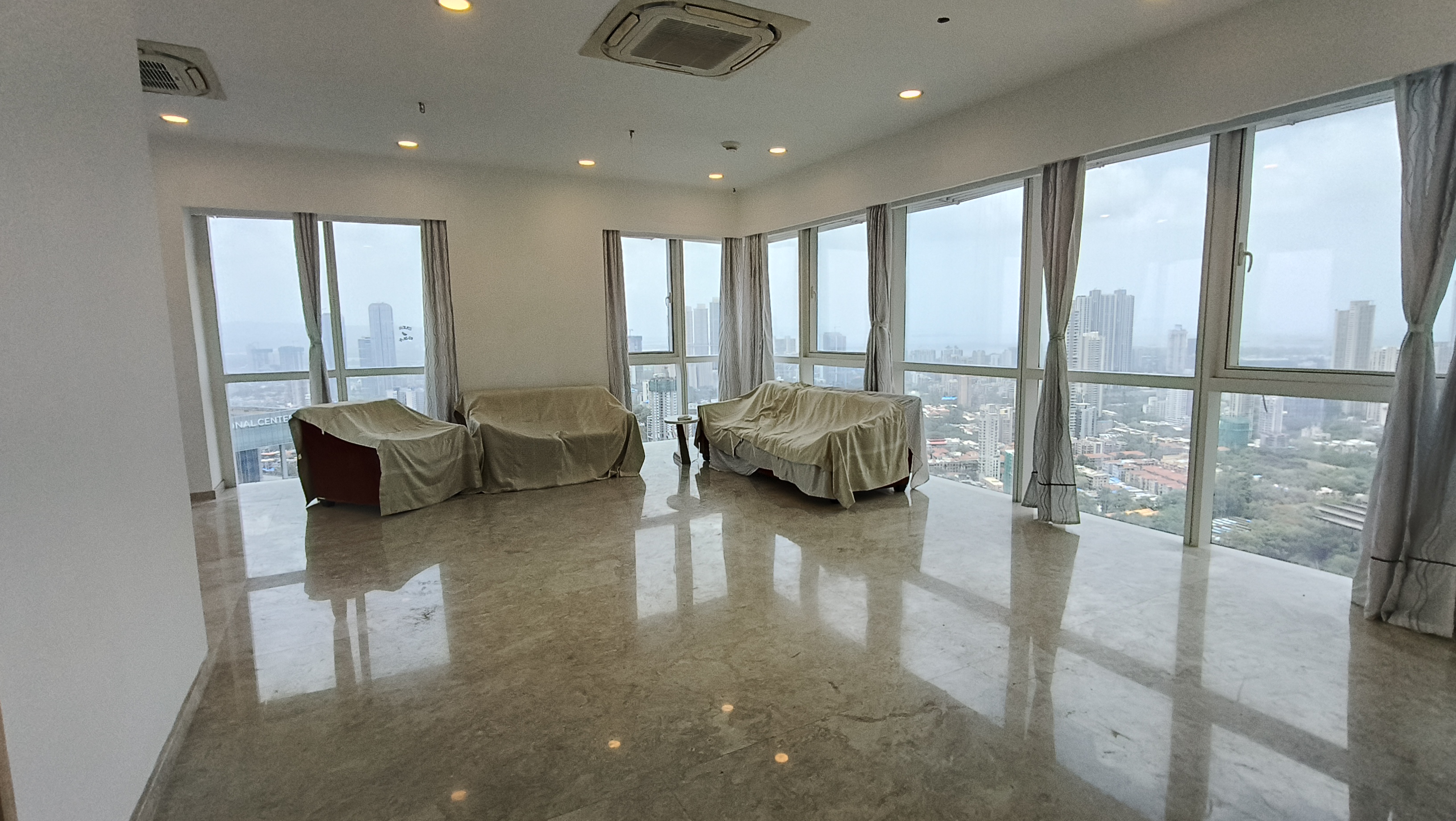 4 BHK + Pooja Room,Servant Room,Study Room,Extra Room Apartment For Rent in Indiabulls Sky