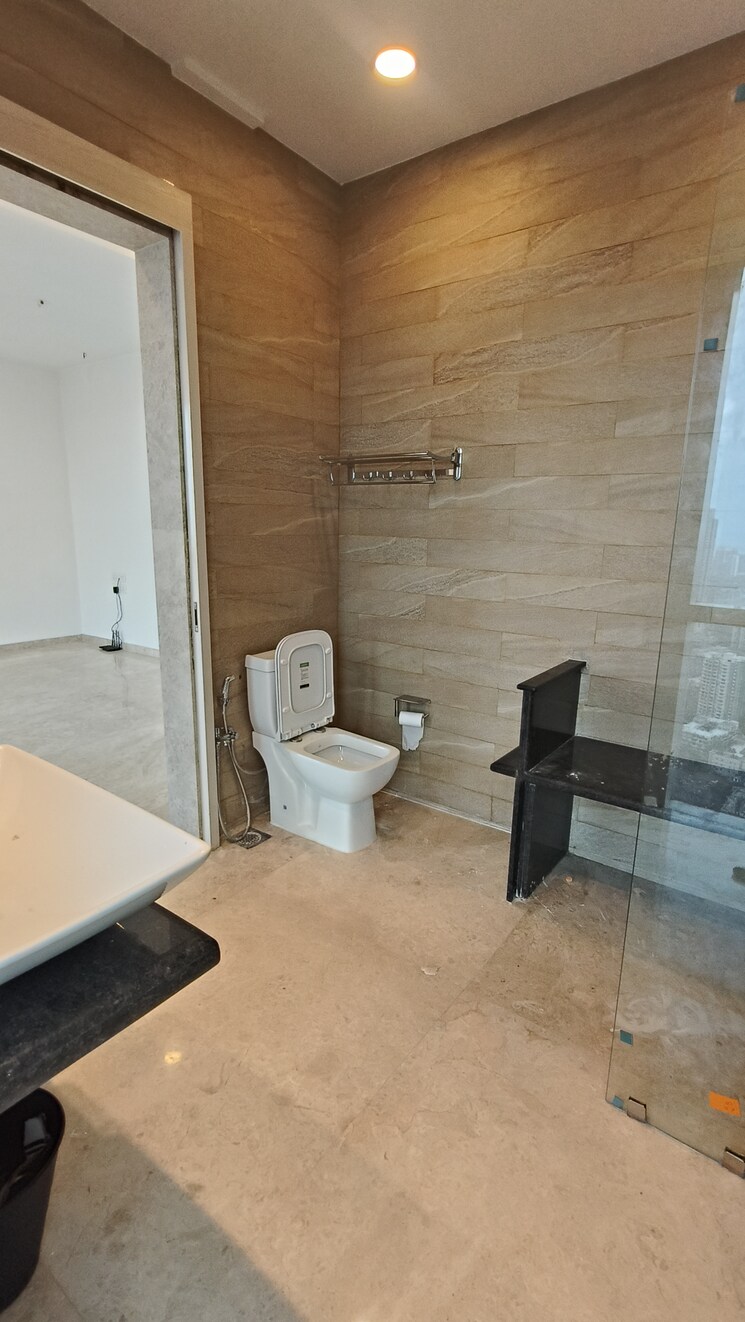 Attached Bathroom, indiabulls-sky 4 Bedroom 2500 Sq.Ft. Apartment In Lower Parel Mumbai 8797866