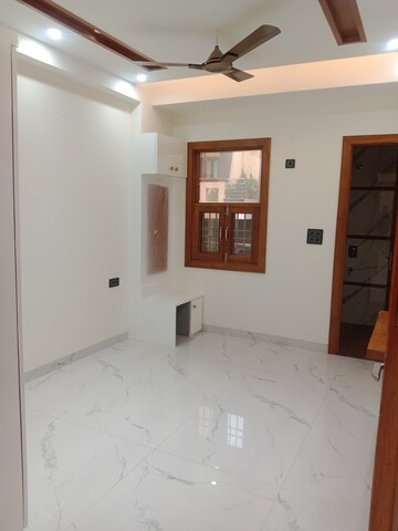 1.5 BHK Builder Floor For Rent in Palm Height, Bisrakh Jalalpur