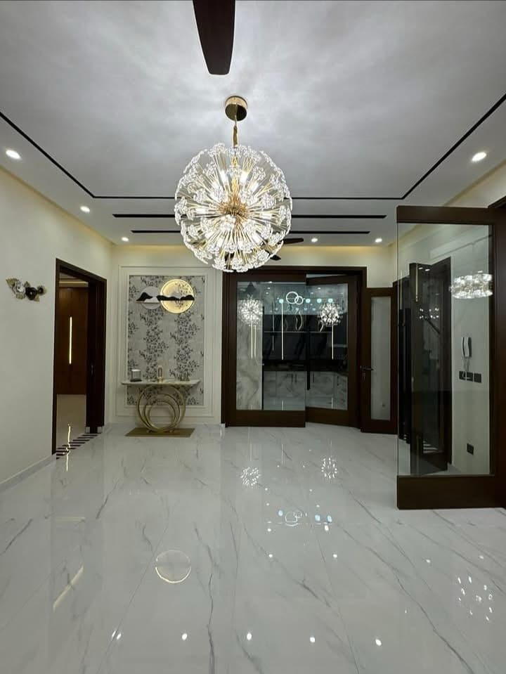 2.5 BHK + Pooja Room,Extra Room Builder Floor For Sale in Building Floor 