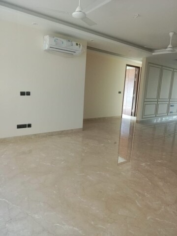 Room in 4 BHK Builder Floor at New Friends Colony – for Rent