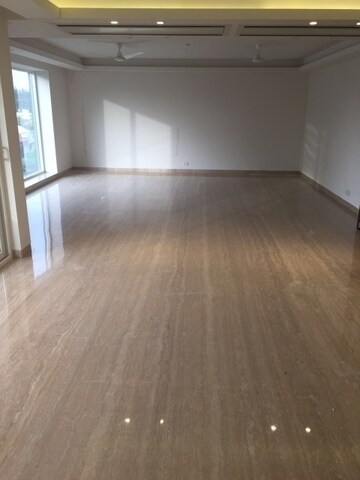 Room in 4 BHK Builder Floor at New Friends Colony – for Rent