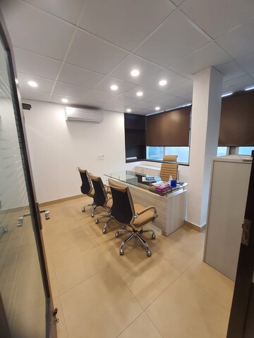 Team Area in  Showroom at Lajpat Nagar 4 – for Rent