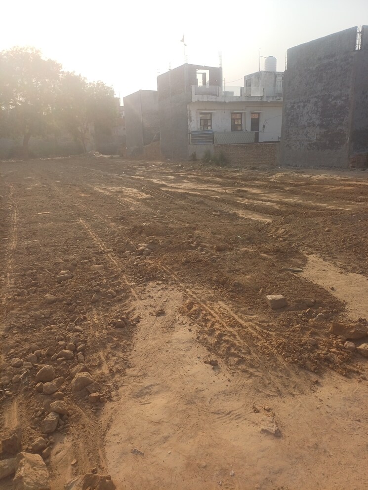 undefined, dheeraj nagar  76 Sq.Yd. Plot In Dheeraj Nagar Faridabad 8797883