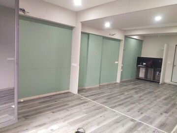 Room in  Office Space at Shreeya Atlanta, Thaltej – for Rent