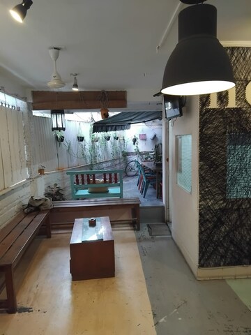  Shop For Rent in Bandra West