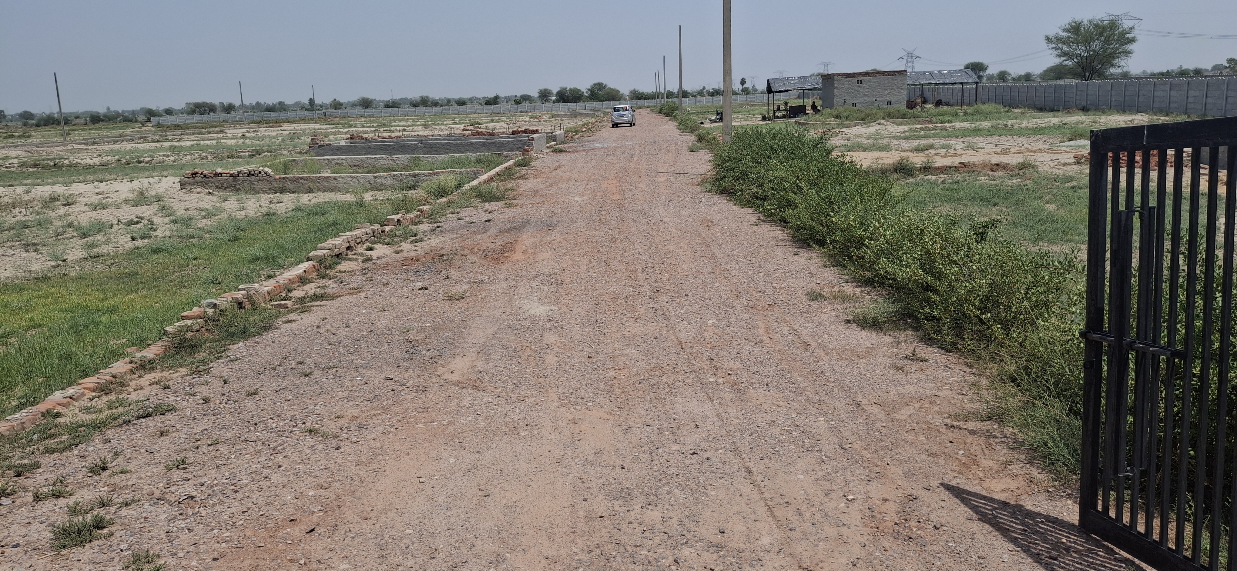 Plot For Sale in Mk Propty 