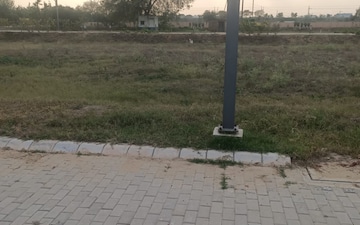 Plot For Sale in Sector 98