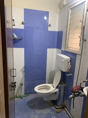 Bathroom in 1.5 BHK Apartment at Yashashri Apartment, Aundh – for Rent