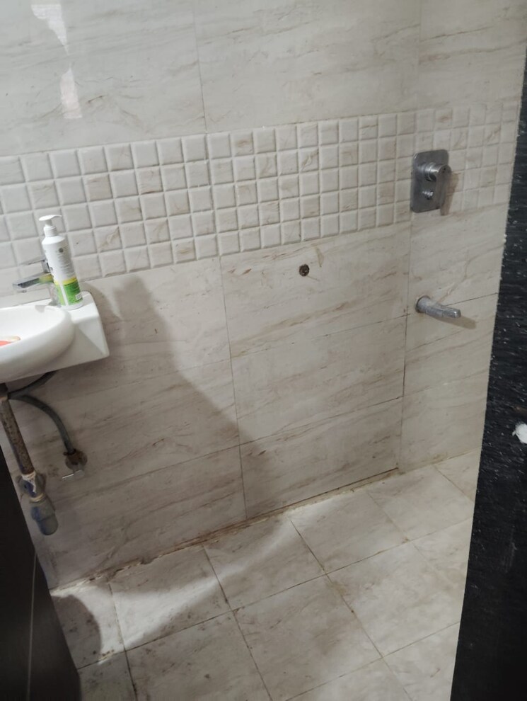 Bathroom, prime-space-utsav-homes 1 Bedroom 592 Sq.Ft. Apartment In Bavdhan Pune 8798048