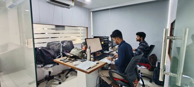 Team Area, shyamal Commercial Office Space 1150 Sq.Ft. In Shyamal Ahmedabad 8798067