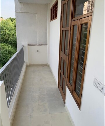Balcony in 3 BHK Independent House at Sector 43 – for Rent
