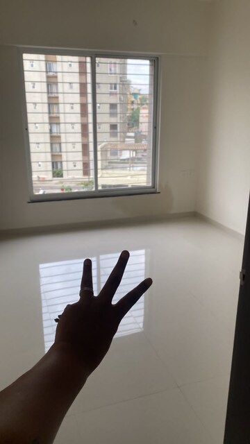 Room in 3 BHK Apartment at Mantra 29 Gold Coast, Tingre Nagar – for Rent