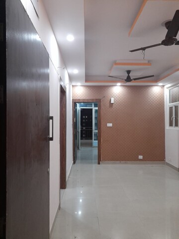 Room in 2 BHK Apartment at Supertech Ecovillage I, Sector 1 Greater Noida – for Rent