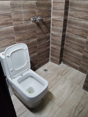Bathroom in 2 BHK Builder Floor at Sector 69 – for Rent