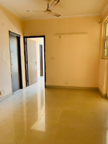 Room in 3 BHK Apartment at Supertech Ecovillage I, Sector 1 Greater Noida – for Rent
