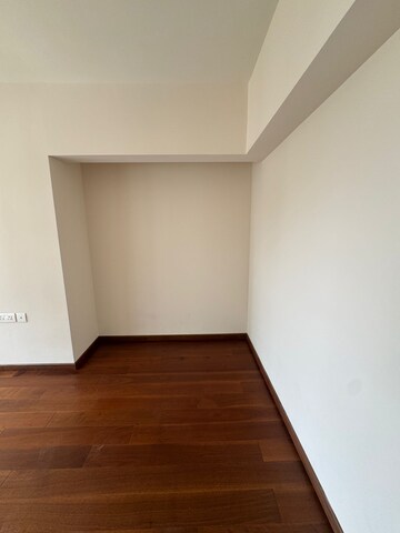 Room in 3 BHK Apartment at Piramal Vaikunth, Balkum Pada – for Rent