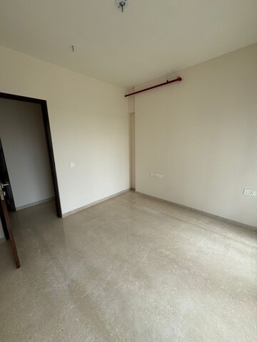 Room in 3 BHK Apartment at Piramal Vaikunth, Balkum Pada – for Rent