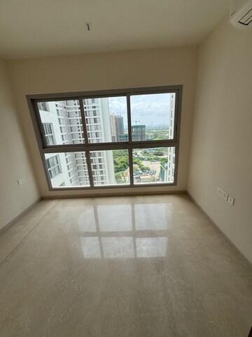 Room in 3 BHK Apartment at Piramal Vaikunth, Balkum Pada – for Rent