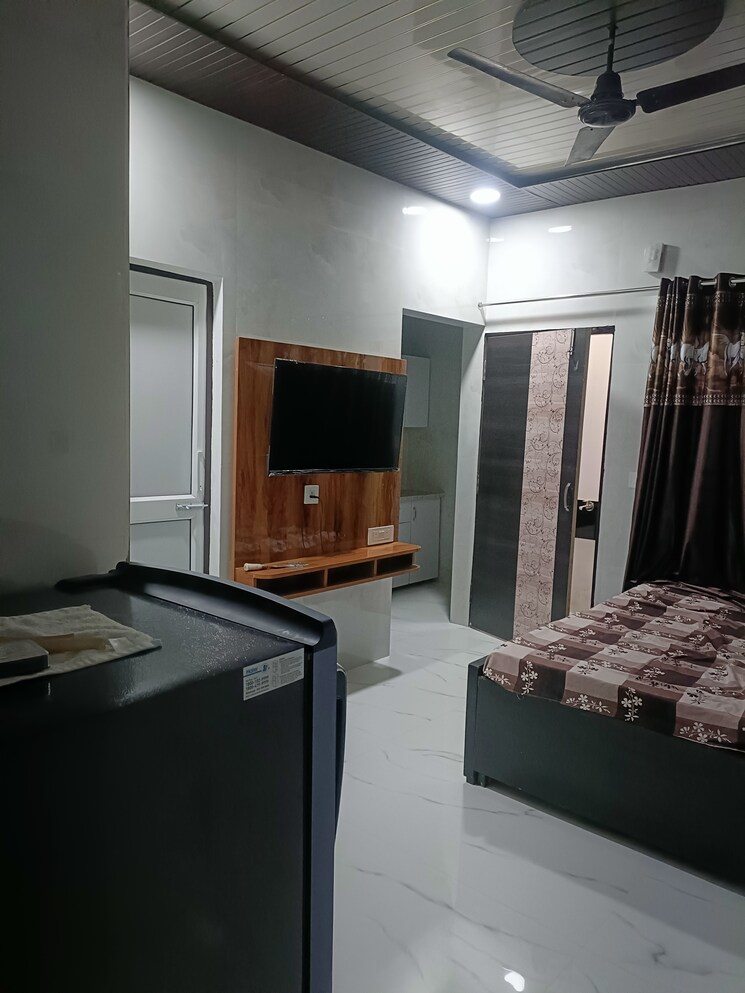 Kitchen, sector 52 1 RK 250 Sq.Ft. Builder Floor In Sector 52 Gurgaon 8798356