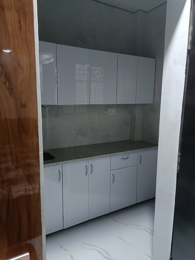 Kitchen, sector 52 1 RK 250 Sq.Ft. Builder Floor In Sector 52 Gurgaon 8798356