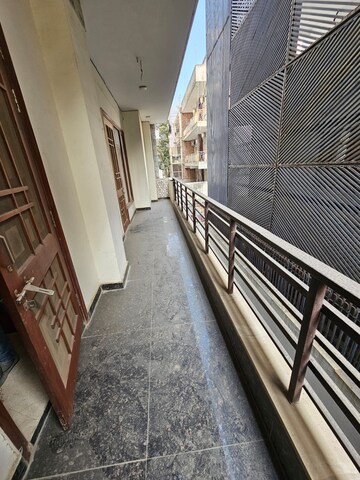 Balcony in 2 BHK Independent House at Sector 43 – for Rent