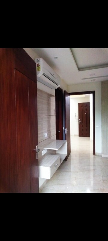 Building Lobby in 2 BHK Independent House at Sector 43 – for Rent