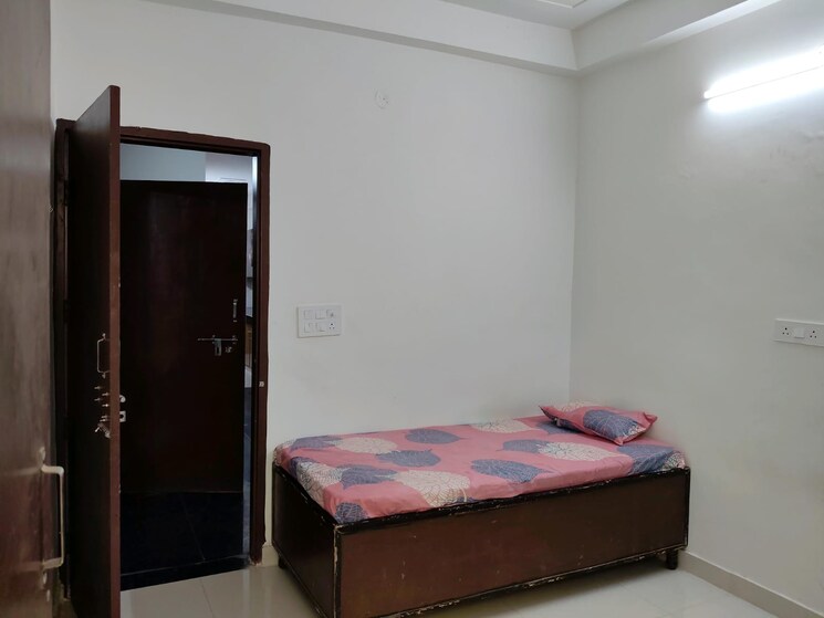 Bedroom, sector 69 3 Bedroom 1400 Sq.Ft. Builder Floor In Sector 69 Gurgaon 8798348
