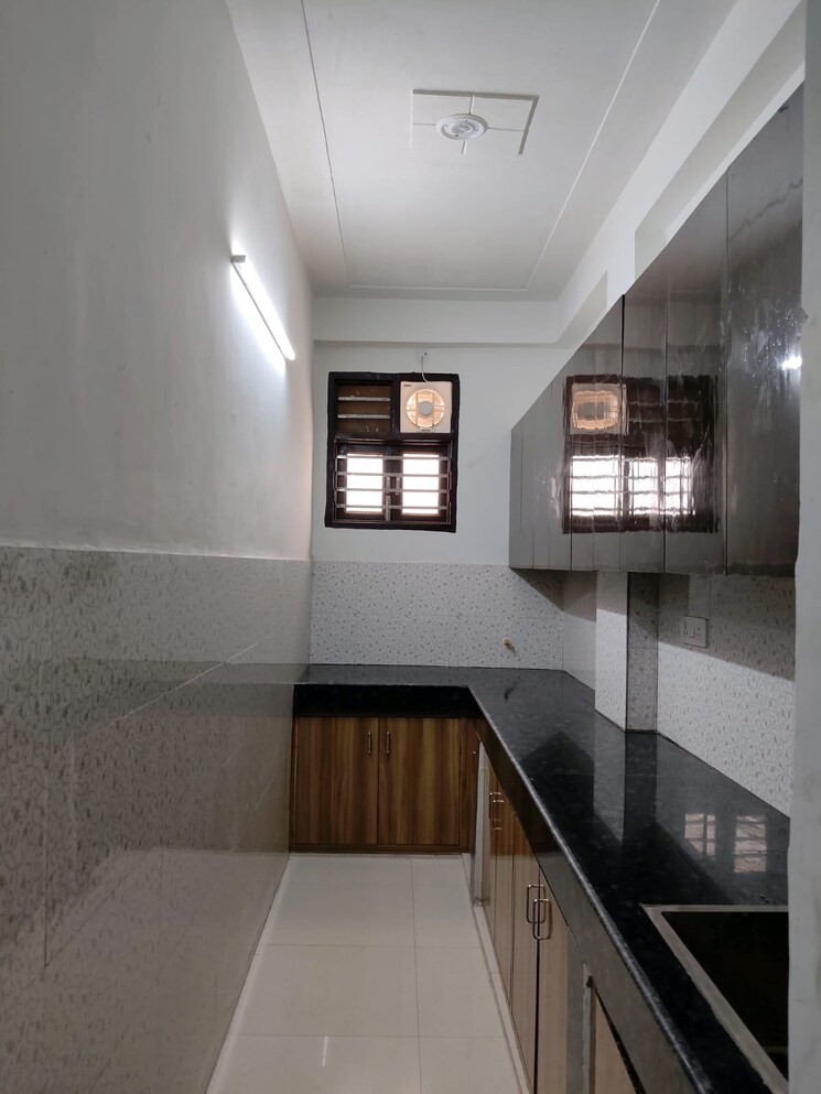 Kitchen, sector 69 3 Bedroom 1400 Sq.Ft. Builder Floor In Sector 69 Gurgaon 8798348