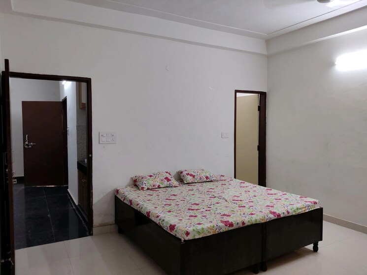 Bedroom, sector 69 3 Bedroom 1400 Sq.Ft. Builder Floor In Sector 69 Gurgaon 8798348