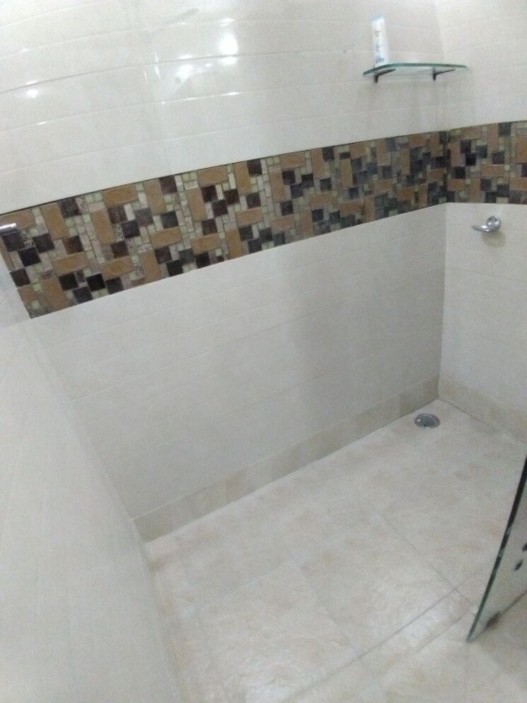 Bathroom, sector 6 dwarka 4 Bedroom 2800 Sq.Ft. Apartment In Sector 6 Dwarka Delhi 8798397