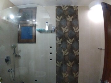 Bathroom in 4 BHK Apartment at Sector 6 Dwarka – for Rent