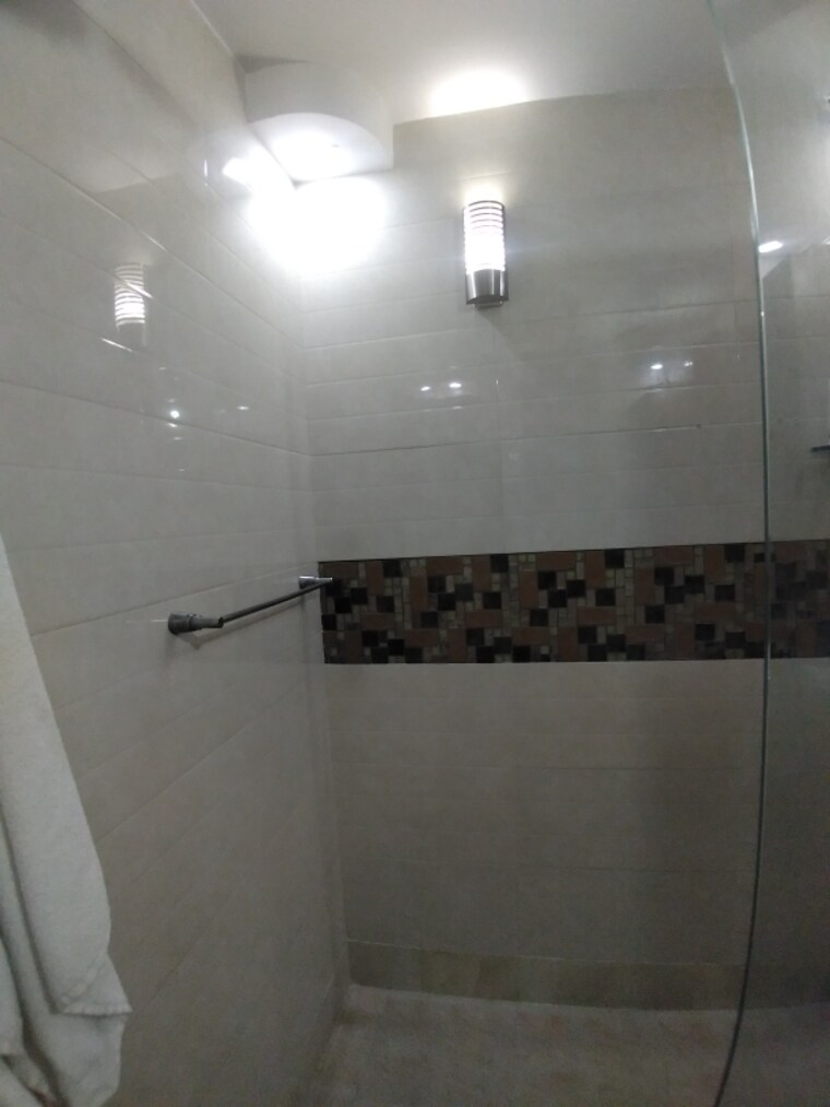 Bathroom, sector 10 dwarka 3 Bedroom 1550 Sq.Ft. Apartment In Sector 10 Dwarka Delhi 8798557