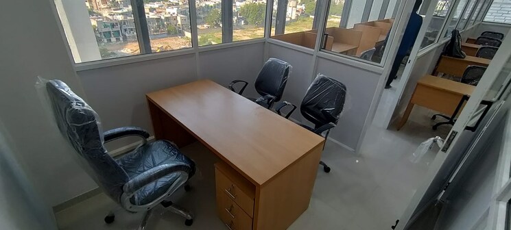 Team Area, naranpura Commercial Office Space 1800 Sq.Ft. In Naranpura Ahmedabad 8798544