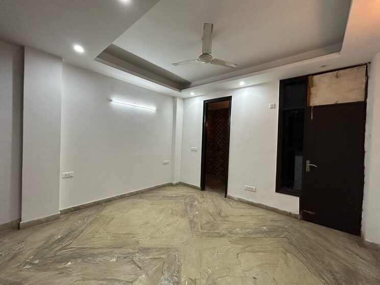 Room, saket 3 Bedroom 1800 Sq.Ft. Apartment In Saket Delhi 8798688