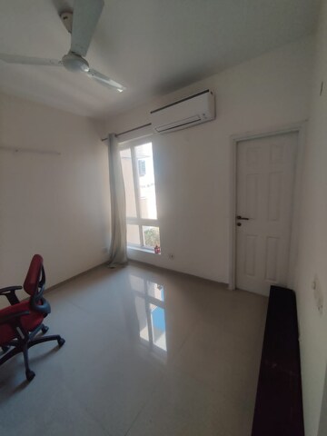 Room in 3 BHK Builder Floor at Emaar Emerald Floors, Sector 65 – for Rent
