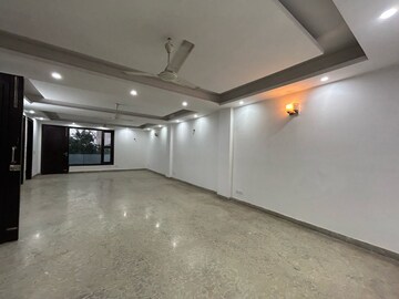Living Room in 3 BHK Apartment at Saket – for Rent