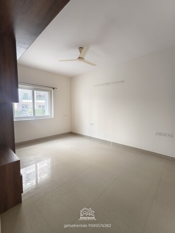 Room in 2 BHK Apartment at SJR Primecorp Parkway Homes, Sarjapur Road – for Rent