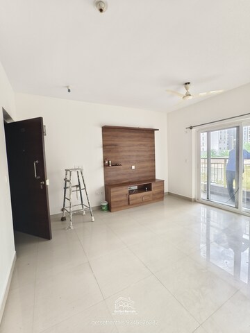 Room in 2 BHK Apartment at SJR Primecorp Parkway Homes, Sarjapur Road – for Rent