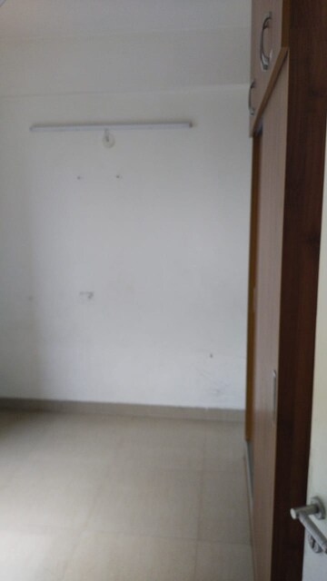 Room in 4 BHK Builder Floor at Emaar MGF Emerald Hills, Sector 65 – for Rent