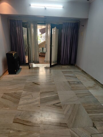 Room in 1 BHK Apartment at Neelkanth CHS Malad West, Malad West – for Rent