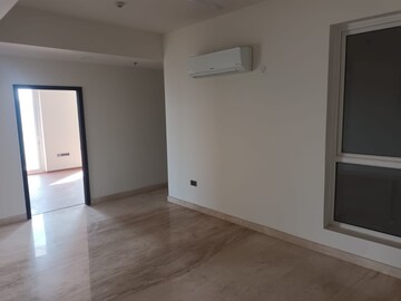 Room in 3 BHK Apartment at Dhoot Time Residency, Sector 63 – for Rent