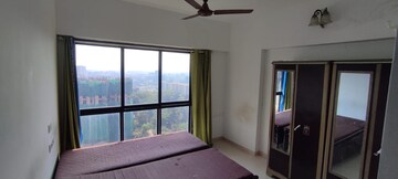 Room in 2 BHK Apartment at Hubtown Hill Crest, Andheri East – for Rent