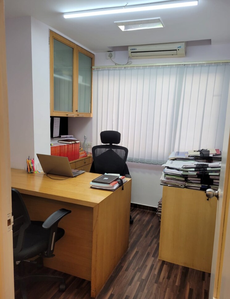 Team Area, nitesh-sloane-square Commercial Office Space 770 Sq.Ft. In Cunningham Road Bangalore 8799072