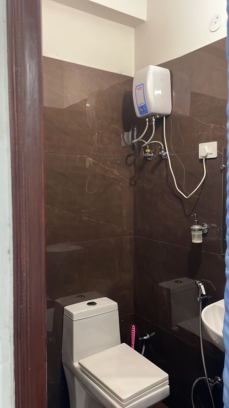 Bathroom, soho-apartments 2 Bedroom 900 Sq.Ft. Apartment In Shakti Khand Ghaziabad 8799131