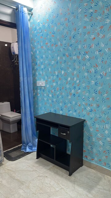 Room in 2 BHK Apartment at Soho Apartments, Shakti Khand – for Rent